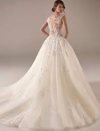 Acquista abiti da sposa economici 2020 ora puoi richiedere più sconti. Pronovias Privee Presenta Linee Da Principessa E Sirena Abiti Da Sposa In Organza Sposa Abiti Da Sposa E Acconciature