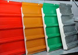 Günümüzde çatı ve dış cephe kaplamaları, geniş binalarda separator olarak kullanılan panel sandviçler maliyet uygunluğu, ses ve ısı yalıtımı, yangın dayanımı avantajları nedeniyle çok yoğun bir şekilde tercih edilmektedir. Sandvic Panel Cati Sur Cati Sistemleri