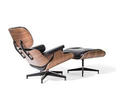 Vous lisez un « bon article ». Chine Charles Eames Chaise Longue Avec Pouf 9021 C Acheter Charles Et Ray Eames Sur Fr Made In China Com