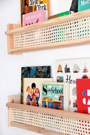 Dieser Ikea Wandregal Hack Ist So Einfach Wie Sie Kommen Ikea Wall Shelves Ikea Wall Ikea Shelves