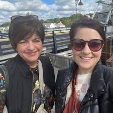 What is the best time and day to stay at Tween Waters in mid April?