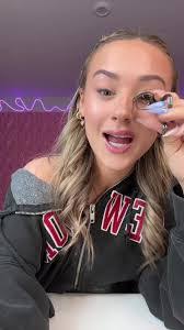 Diana Michaels's Instagram, Twitter & Facebook