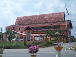 Pejabat agama ini mempunyai 23 kakitangan dan 2 orang penyelaras masjid. Daerah Alor Gajah Wikiwand