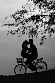 Black And White Kiss Silhouette Couple Love Portrait Photography Black And White Silhouette Kiss Kissing Pose Idea Inspiration Photo Photography Jobs Romance