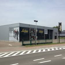 De club beleefde haar meest succesvolle periode onder leiding van aanvaller rik de saedeleer in de jaren 50. Snickers Workwear Mechelen Antwerpsesteenweg 285