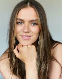 Emily Heyworth's Instagram, Twitter & Facebook