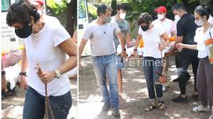 He was married to actress mandira bedi and had two kids vir and tara. Afr3sm78cg94dm