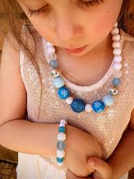 Ensemble collier et bracelet La Reine des neiges de la reine Elsa