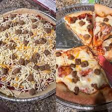 i wanted to take a pic of mary eating her pizza but haha maybe next time eatingpizza pizzaeveryday yum yummoo papamurphys gain eat eating her yum