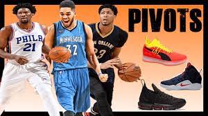 Dans cette article, tu auras toutes les infos nécessaires pour t'aider dans ton choix d'achat de concernant les ailiers, il se doivent d'être polyvalents et doivent être capable de jouer à l'intérieur comme à l'extérieur. Chaussures De Basket Ball Pour Interieur Pivot