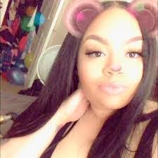 Echo Holmes's Instagram, Twitter & Facebook