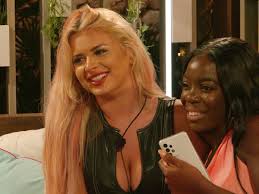 Love island fans beg producers for hunky bombshell for liberty after jake split. Love Island Fans Fuming As Liberty Heads To The Hideaway With Snake Jake Manchester Evening News