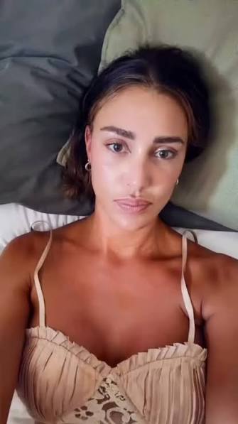 #BelenRodriguez torna a parlare dei problemi avuti e di come lo yoga  l'abbia aiutata