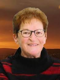 Michelle Dery's Instagram, Twitter & Facebook