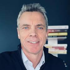 Amazon.com: Leader iD: Here's your personalised plan to discover your  leadership profile