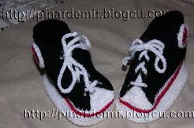 Os fios de lã voltaram para o baú, rsrs! Orgu Pinari On Twitter Baby Booties Sole Size Chart Https T Co Vf7ejfwpyq Babybooties Knitting Howto Babyknit