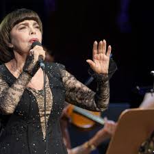 En 54 ans de carrière, mireille mathieu a enregistré 1200 chansons en 9 langues. Koncert Mirej Mate Made In France 5 Noyabrya 2021 Goda V Sankt Peterburge Kupit Bilety Po Vygodnym Cenam Raspisanie Programma Pesni