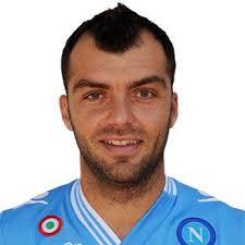 Kuzey makedonya formasıyla avusturya filelerini havalandıran goran pandev (37 yaş 321 gün), ivica vastic'in (38 yaş 257 gün) ardından avrupa şampiyonası tarihinde gol atan en yaşlı oyuncu oldu. Goran Pandev Detailed Biography With Photos Videos