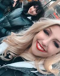 Viva Las Vegas 🥰 Looks like everyone's having a great time. It's going to  be an amazing time tomorrow night in Las Vegas 🤘🏻🤘🏻