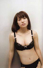 大島優子 ふっくらDカップお○ぱいの寄せ乳谷間セクシー画像 - お～い！お宝