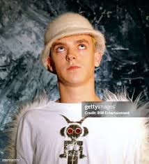 360 Adamski Photos & High Res Pictures