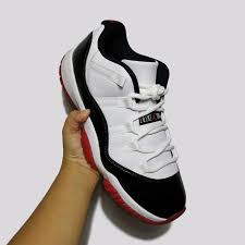Air jordan 11 retro ie low white black concord mens size 9 athletic basketball. Jordan 11 Low Concord Bred Size 8 5 Men S Fashion Footwear Sneakers On Carousell