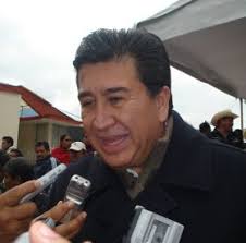 Reclaman a Yunes Landa compromisos de campaña.