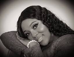 Michelle Baynes (@sassyqueenhair)