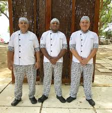 Hacer un postre y decorarlo con estilo. Uniformes Y Dotaciones Institucionales Chef Cocina Uniformes Comercia