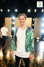 Selv håper jeg at det blir litt sprekere enn de siste sesongene vegard harm, mia hundvin, vår staude, mads hansen, petter northug, odin waage, desta marie beeder, iselin guttormsen, einar tørnqvist, else kåss furuseth, lisa tønne. Dette Er Arets Deltagere I Skal Vi Danse Rikstv