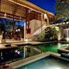 The town is surrounded by rainforests and terraced rice paddies, and dotted with temples and shrines. 1