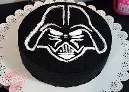 Le Shadow Cake Au Chocolat Le Gateau Le Plus Dark Et Noir Recette Fete A Theme Star Wars Gateau Dark Vador Gateau