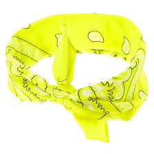 Black And Yellow Paisley Bandana Style Your Hair With A Classic Bandana Patterned With Paisley Print This Neon Yellow Bandana Headwrap Is Perfect For Maki Head Wraps Bandana Girls Accessories