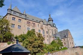 Viel spaß beim stöbern und bei ihrem ausflug. Marburg Sehenswurdigkeiten Grimmstadt Fachwerkhausromantik