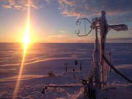 The only places that experience 6 months of darkness are at the north pole and the south pole, and even then, there is a week or so of twilight. Cold Season Methane Emissions In Alaska Ornl Daac News