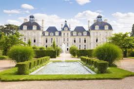 Pour Vos Vacances Decouvrez Les Chateaux De La Loire Cheverny Chateau De Cheverny Chateau A Visiter
