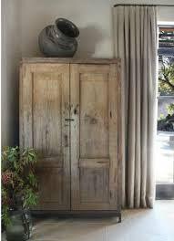 El comedor es el área social de nuestra casa donde compartimos con la familia y amigos conversaciones, comidas y en general, el día a día. 19 Ideas Para Decorar Con Un Armario El Salon