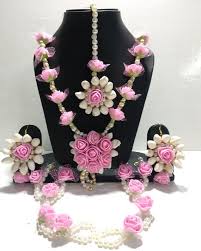 Pin On White Pearl Necklace