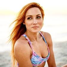 WWE는 Nikki Bella를 위한 인링 액션 복귀에 대해 크게 논의하고 있습니다. 여자 로열 럼블 경기에서 그녀가 복귀할 것으로  예상됩니다.