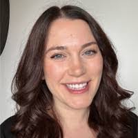 Margo Olson's Instagram, Twitter & Facebook