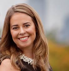 Shelby Doherty's Instagram, Twitter & Facebook