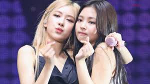 Please contact us if you want to publish a rosé blackpink wallpaper on our site. Blackpink S Jennie And Rose Spotted In Los Angeles Fans Speculate Surprise Project