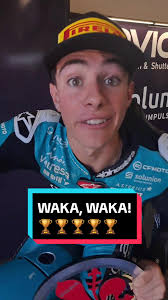 Waka Waka y la celebración del triunfo en Moto3