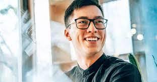 Kevin Slayden's Instagram, Twitter & Facebook