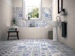 Rivestimenti bagno scopri il catalogo di prodotti leroy merlin per la tua casa. 40 Idee Per Un Bagno Blu E Bianco Design E Abbinamento Colori Entro Piastrelle Per Bagno Classico Decoracion De Unas Azulejos Bano Ideas De Decoracion De Banos