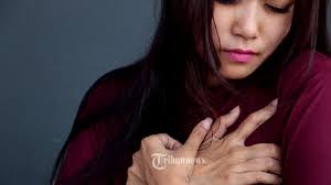 Maybe you would like to learn more about one of these? 6 Arti Kedutan Di Dada Menurut Primbon Jawa Waspada Jika Kedutan Di Dada Sebelah Kanan Atas Tribun Jakarta