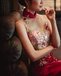 50 Of The Most Beautiful Modern Cheongsams For Your Chinese Wedding Chinese Wedding Dress Chinese Dress Modern Chinese Wedding