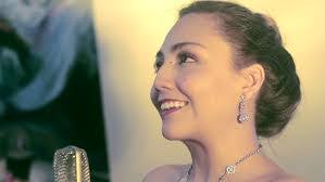 Edith Roa's Instagram, Twitter & Facebook