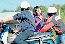 Mayat mangsa telah ditemui di dalam longkang selepas dua hari ibu bapanya membuat laporan mengenai kehilangannya. Ragut Kerjaya Pilihan Masa Kini