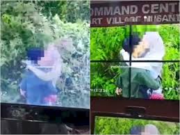Dua sejoli terduga pemeran dalam video asusila yang sempat viral di media sosial (medsos) akhirnya diperiksa penyidik polres… Astaga Sejoli Terciduk Kamera Pengawas Mesum Di Kebun Teh Kemuning Ciuman Siang Bolong Indozone Id